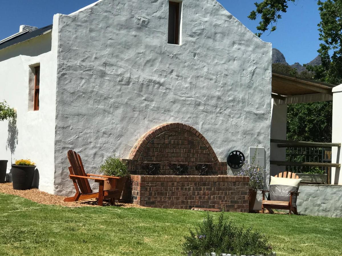 Raithby Winelands Historical Cottage Buitenkant foto